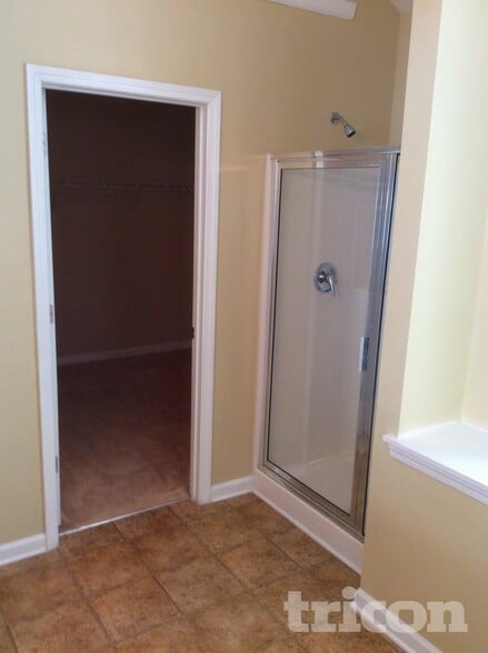 Building Photo - 6601 Pamplona Pl