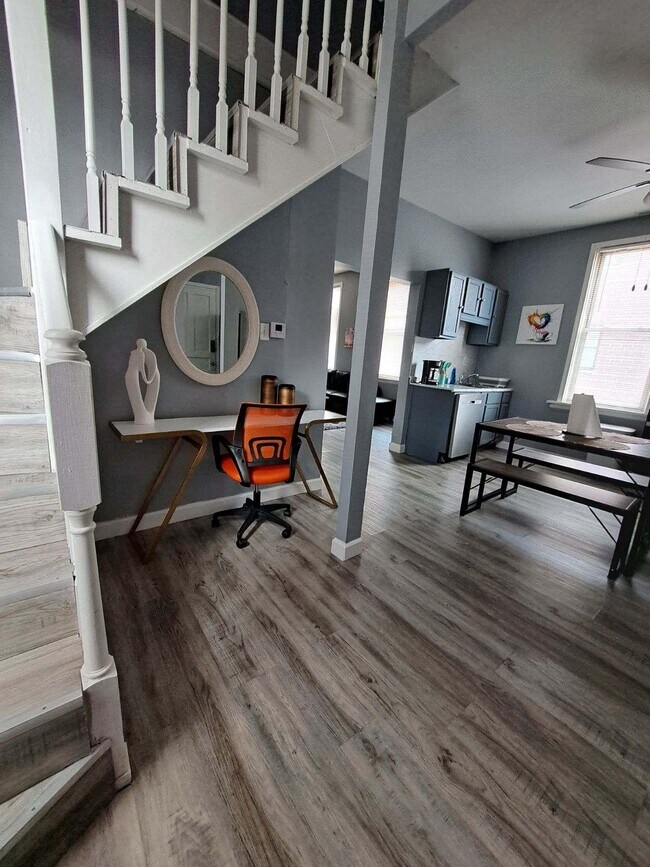 Building Photo - 4 bedroom in Chicago IL 60618