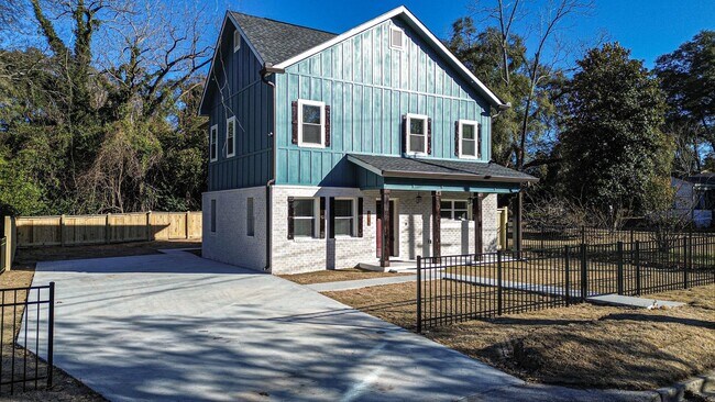 Building Photo - 2813 Mead Rd