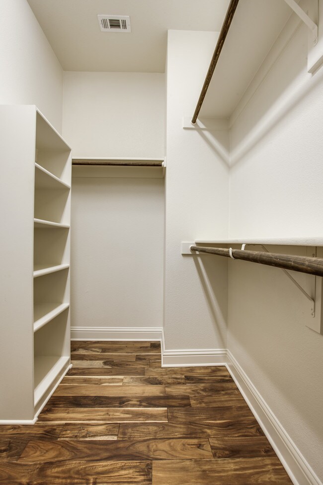 Building Photo - 3141 Greene Ave