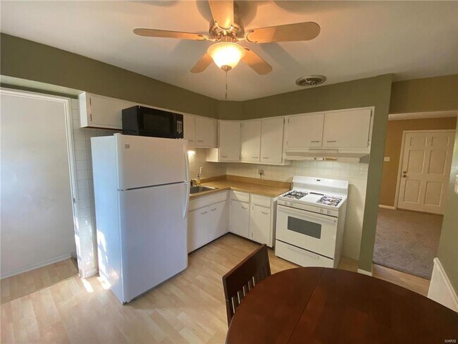 Building Photo - 178 Floralea Pl