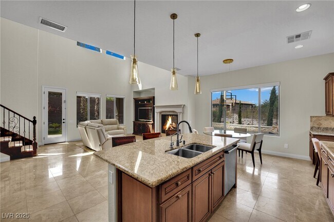 Building Photo - 2805 Molinard Ct