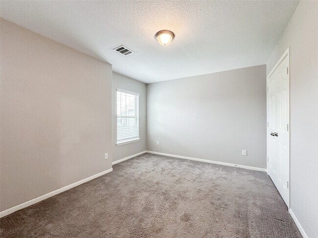 Building Photo - 125 Camelot Pl Ct