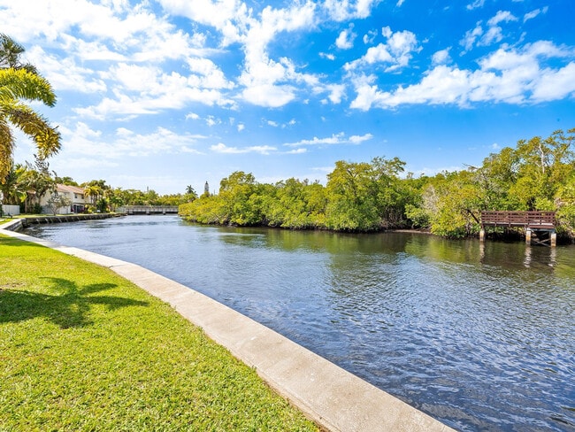 Building Photo - 1989 NE 15th Ave