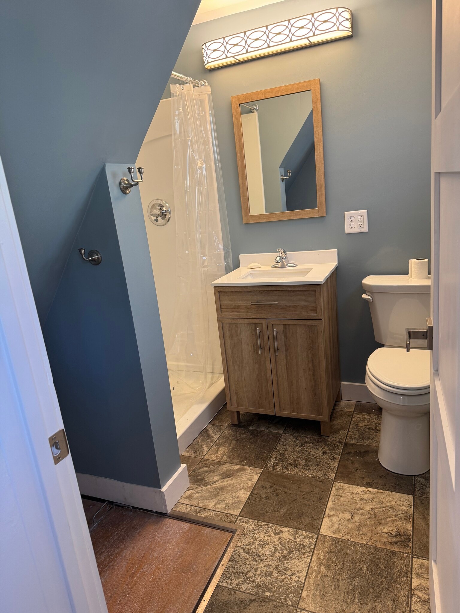 Building Photo - 923 7th St S