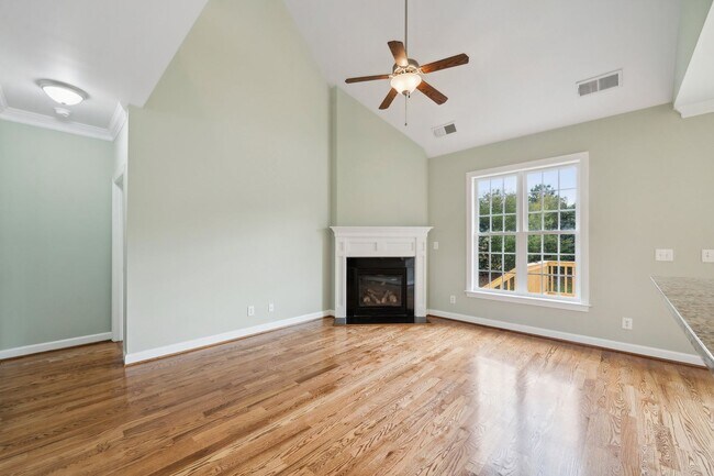 Building Photo - Welcome to Windmill Meadows!