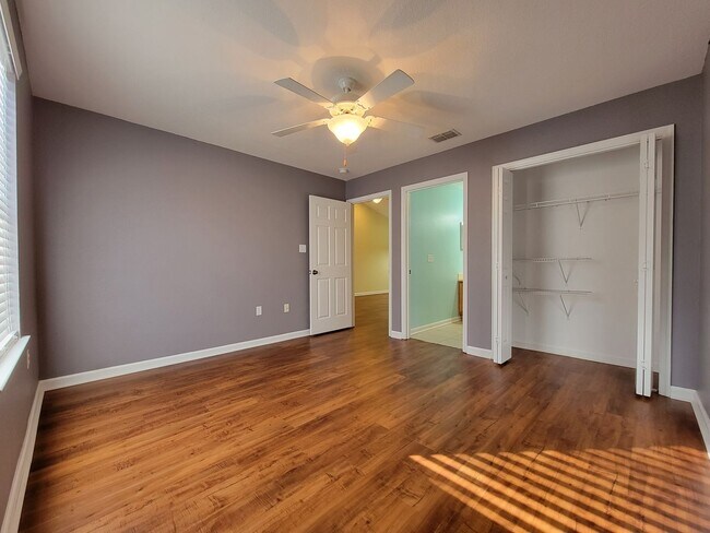 Building Photo - Lovely 3 bedroom town home off Apalachee Pkwy for rent August 7, 2026 $1800