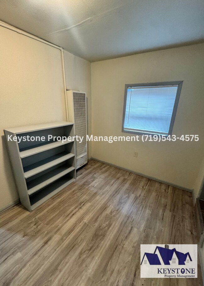Building Photo - 1st MONTH FREE!!!  Downtown Studio Unit with Dedicated Entrance! $700/$700