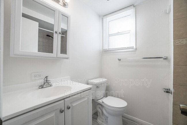 Building Photo - 30 Laurel Ave