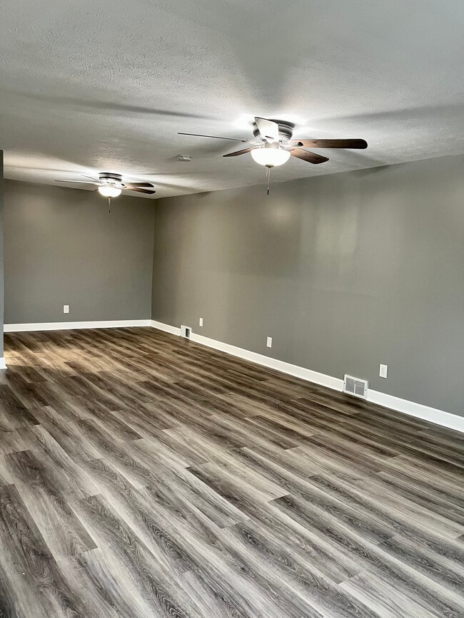 Building Photo - 18475 Bennett Rd