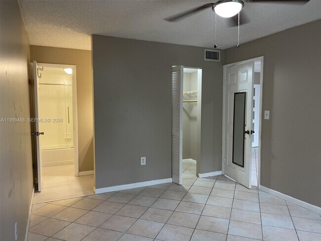 Building Photo - 1250 Lincoln Rd