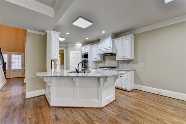 Building Photo - 11636 Parkside Ave