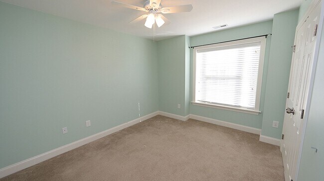 Building Photo - Lovely Bungalow-Style Home Near Downtown Fuquay!