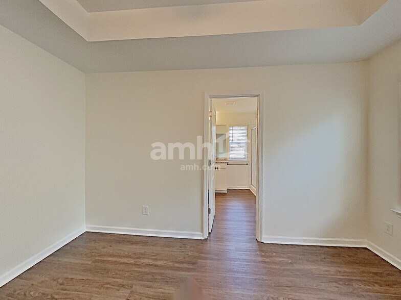 Building Photo - 386 Camp Cir