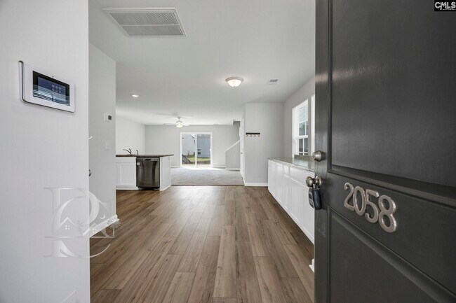 Building Photo - 2058 Mapleton Dr