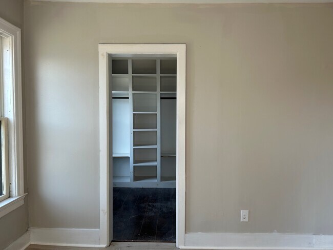 Building Photo - 114 S Melcher St