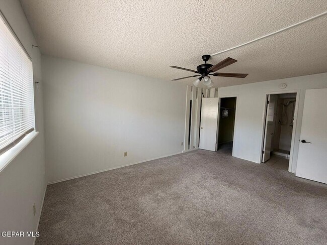 Building Photo - 6700 Escondido Dr