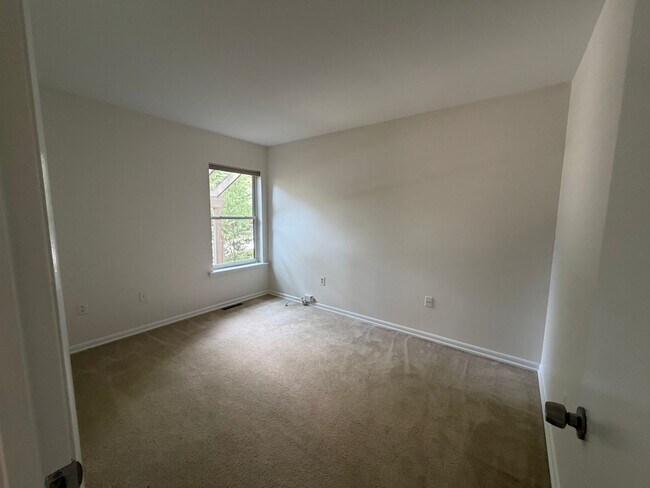 Building Photo - 1016 Timber Creek Dr
