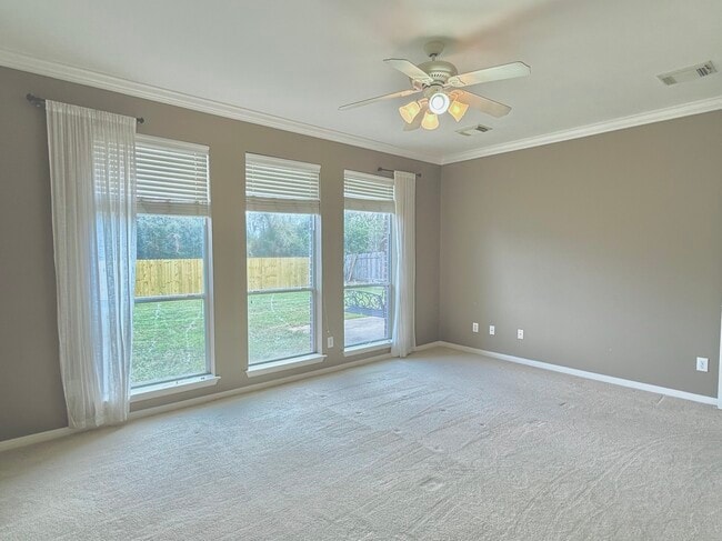 Building Photo - 22435 Cascade Springs Dr