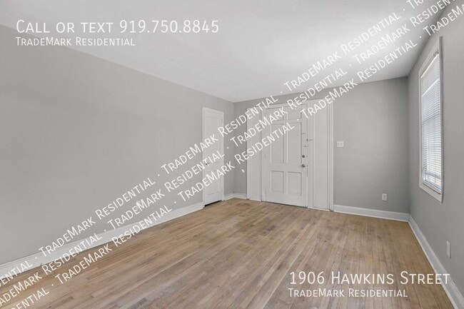 Building Photo - 1906 Hawkins St