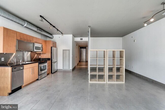 Building Photo - 1133 14th St NW