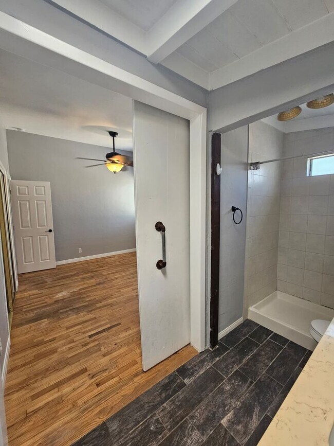 Building Photo - 352 Bonito Ave