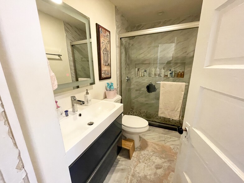 Building Photo - 20 Eastman St