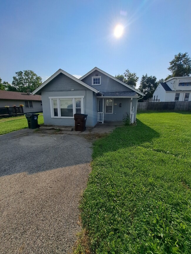 Building Photo - 4015 Keats Dr