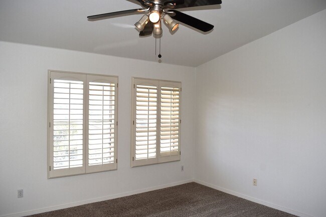 Building Photo - 3 Bedroom 2.5 Bath Townhome in the Knolls- El Cajon