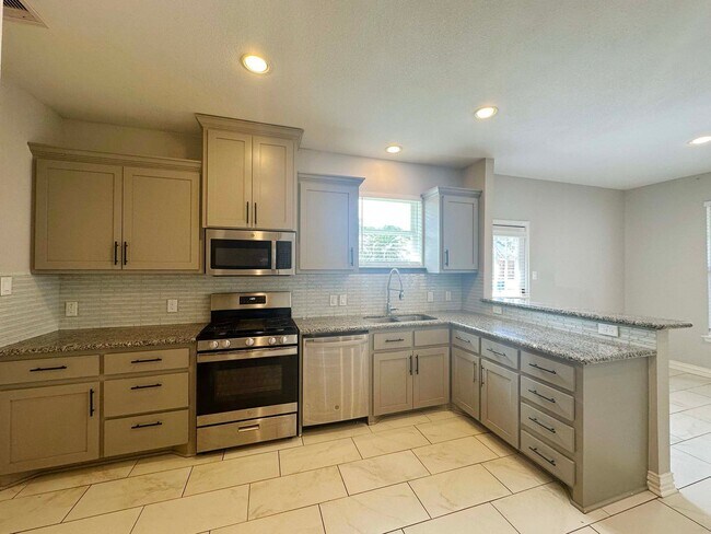 Building Photo - 7638 Bronze Trail Dr