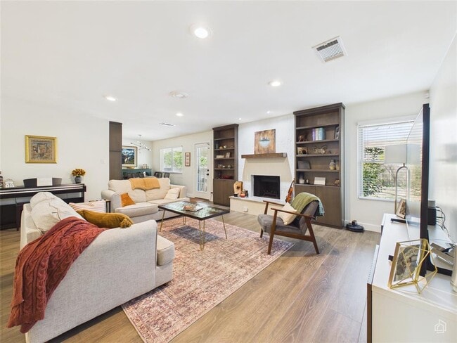 Building Photo - 12600 Esplanade St