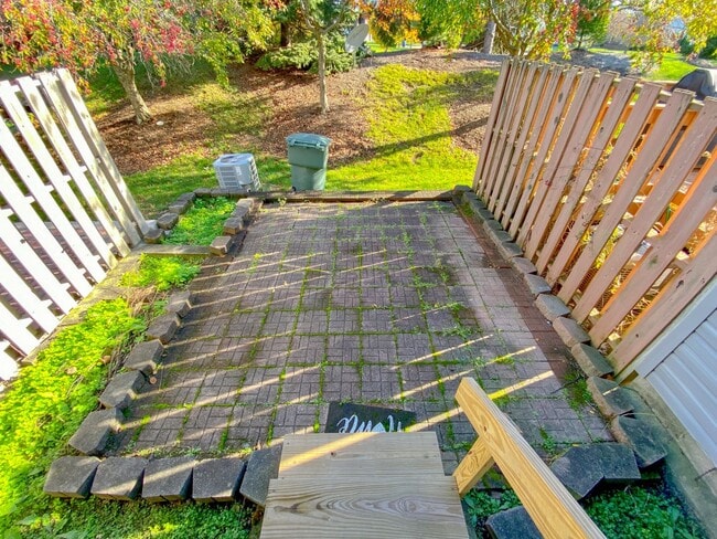 Building Photo - Beautiful Bethel Commons Condo For Rent In Dublin Schools