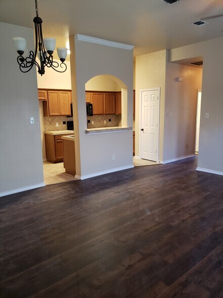 Building Photo - 1304 Piedmont Dr