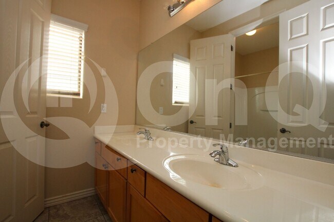 Building Photo - 19134 E Lark Dr
