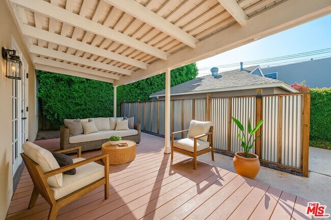 Building Photo - 5353 Don Pio Dr