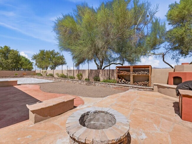 Building Photo - 8647 E Bullrider Pl