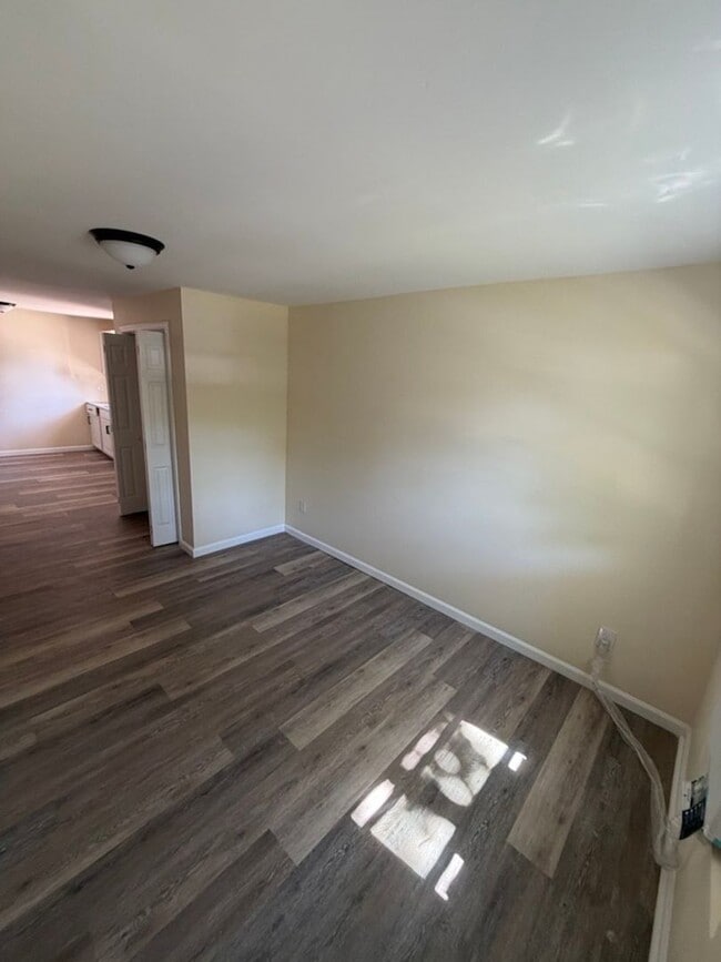 Building Photo - Single Family Home - Now available!