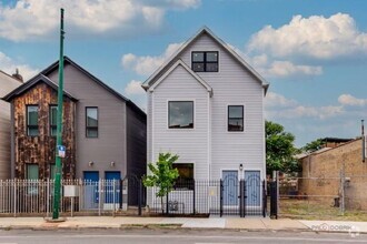 Building Photo - 3 bedroom in Chicago IL 60647