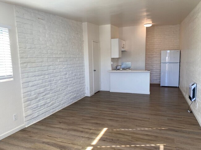 Building Photo - 526 Anacapa St