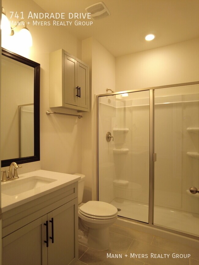 Building Photo - 741 Andrade Dr