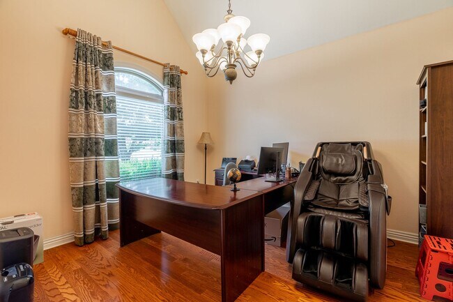 Building Photo - Furnished beautiful 4bd/2.5bth home located in the Clabber Creek Subdivision!! Open to various le...