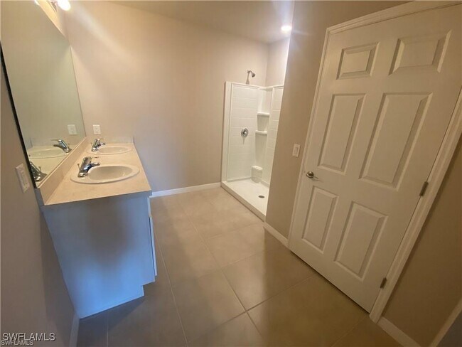 Building Photo - 3187 Estancia Ln