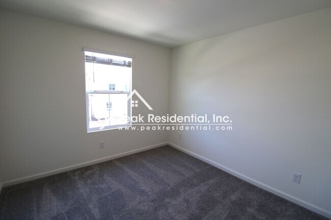 Building Photo - Brand New Rocklin 4bd/3ba House with 2 Car...