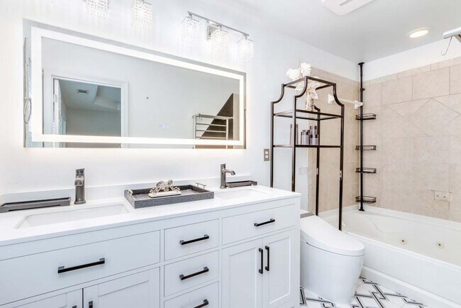 Building Photo - 2345 Limehurst Dr