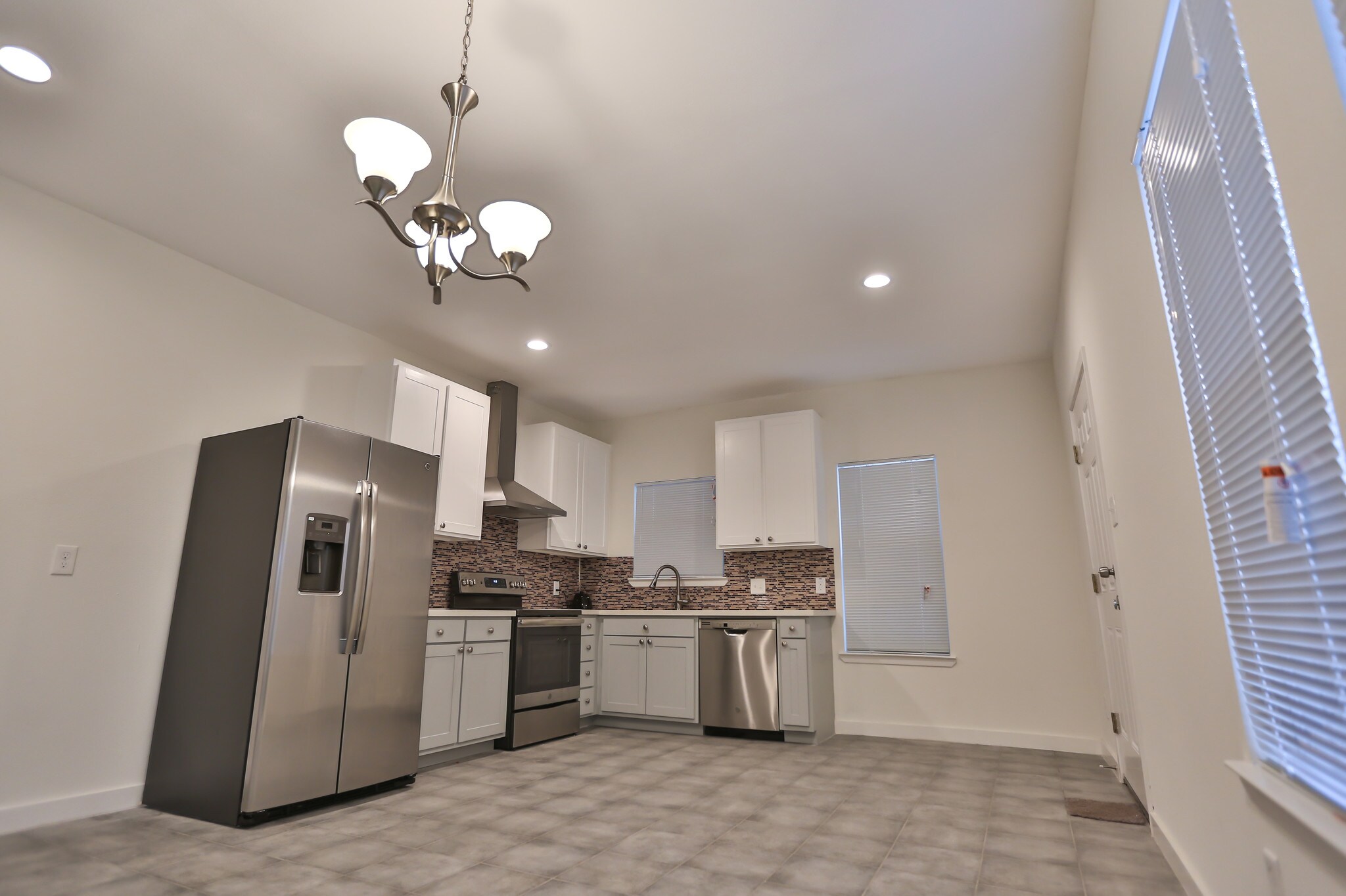 Kitchen - 3203 Elgin St