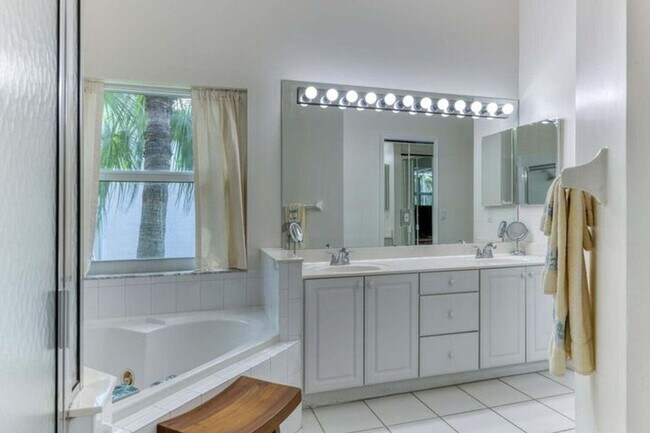 Building Photo - 1232 Avondale Ln