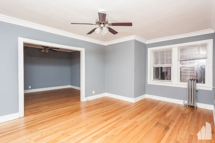 Building Photo - 5937 N Paulina St