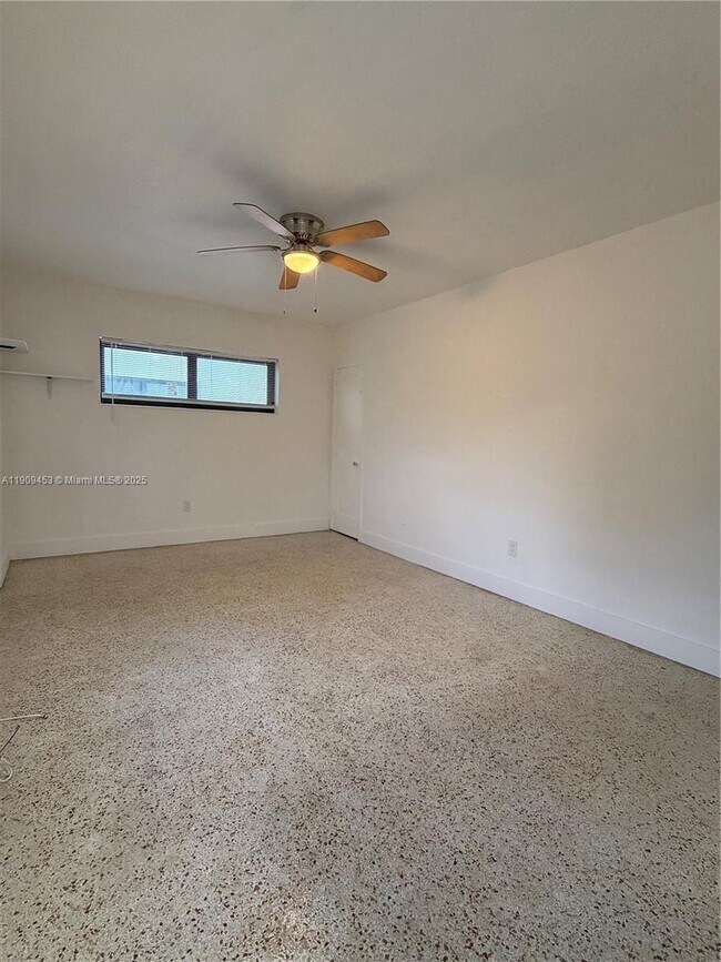 Building Photo - 600 SW 10th St