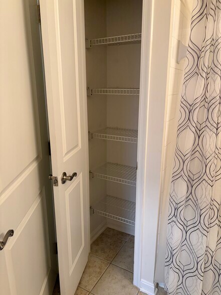 Building Photo - 2665 Prosperity Ave