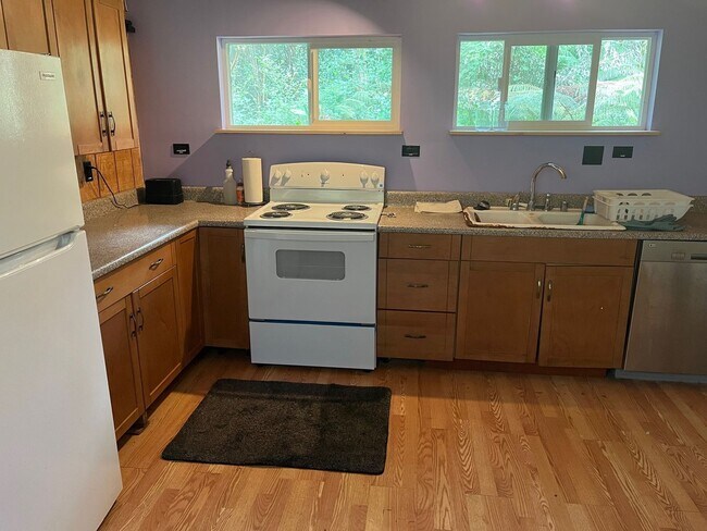 Building Photo - Flexible Rental Near Hilo – Whole House or Separate Units | Pets OK